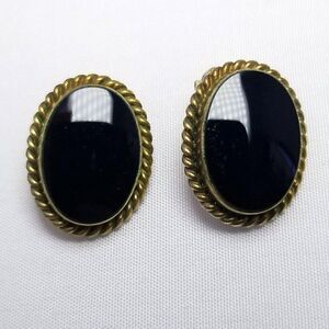Vintage Winard 12k Gold Filled Oval Black Onyx Clip On Earrings, Bezel set